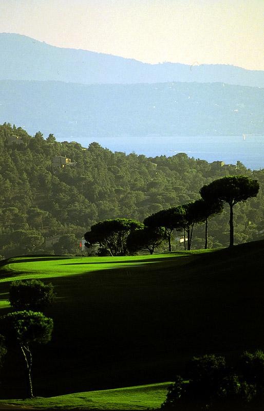 photo 3 golf golf blue green sainte maxime