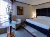Goldstar Resort & Suites - Hotel